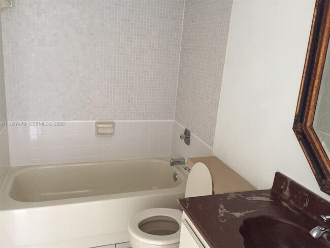 Building Photo - 10855 SW 112th Ave