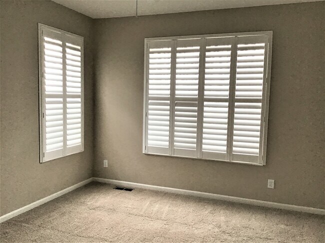 Building Photo - 5298 Fredericks Stand