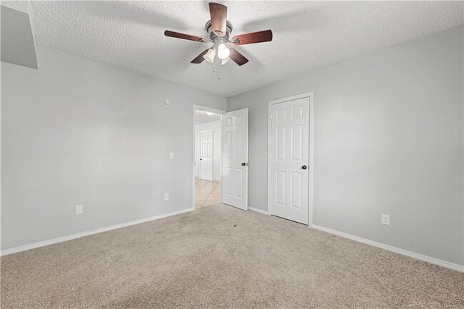 Building Photo - 3403 SW Victoria Pl