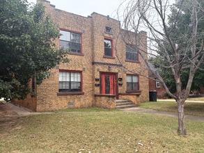 Building Photo - 2600 NW 12th St