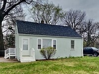Building Photo - 2090 Hillview Rd