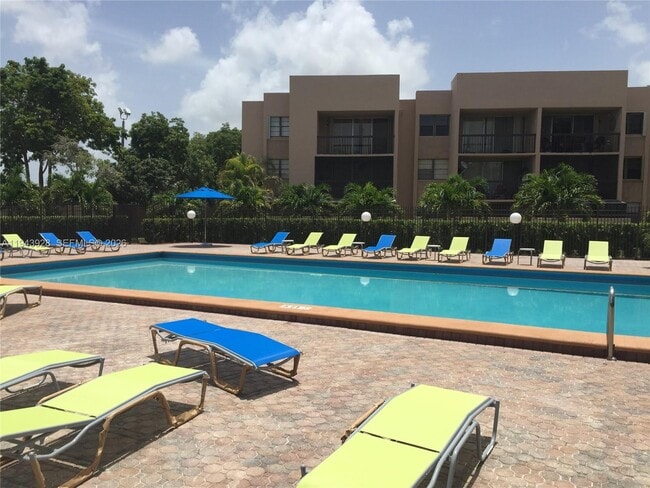 Building Photo - 10625 SW 112th Ave