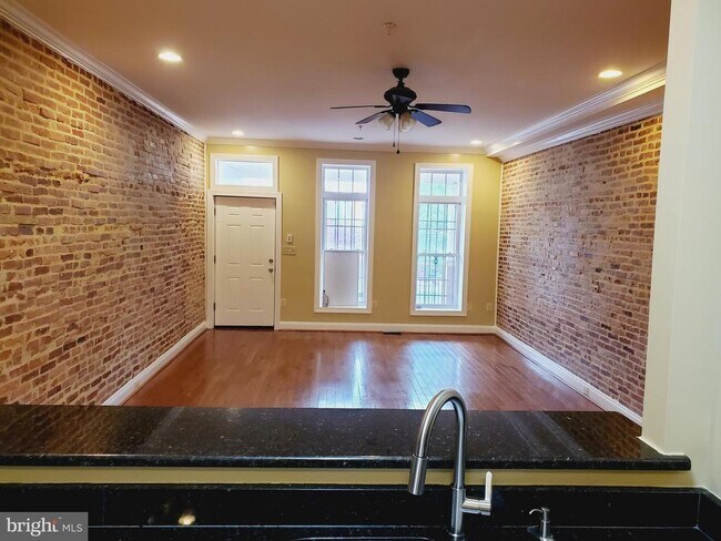 Building Photo - 1624 Gwynns Falls Pkwy