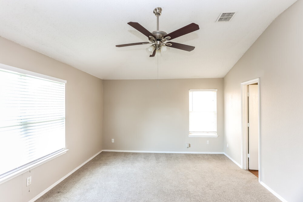 Building Photo - 4625 Sleepy Ridge Cir