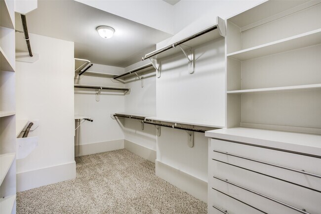 Building Photo - 5506 Petty St