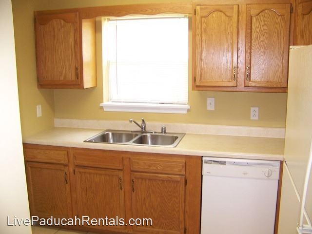 Building Photo - 2 br, 1.5 bath Apartment - 110 Fuller Rd.