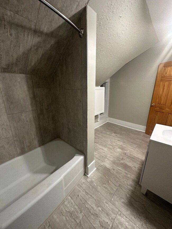 Building Photo - PP - 05