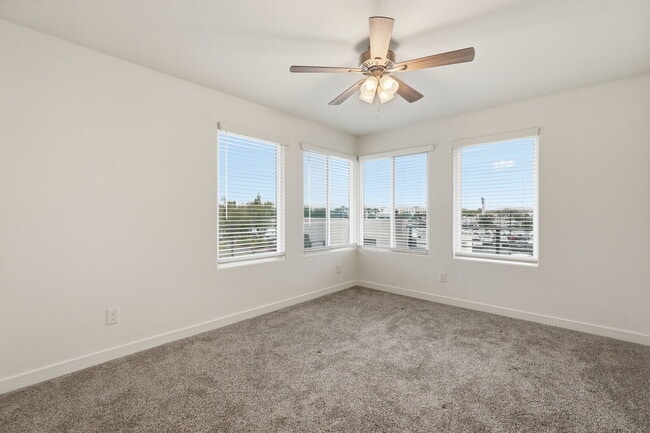 Building Photo - 1250 Abbey Ln