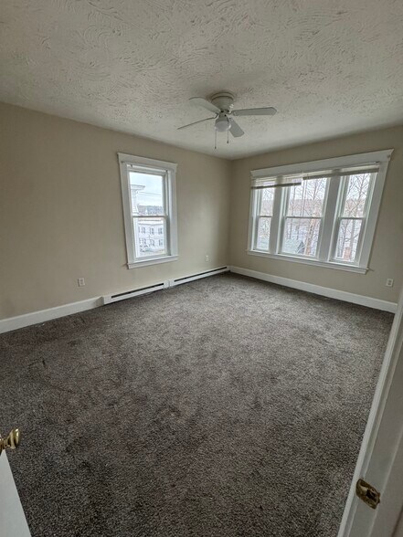 Building Photo - 70 Edwards St