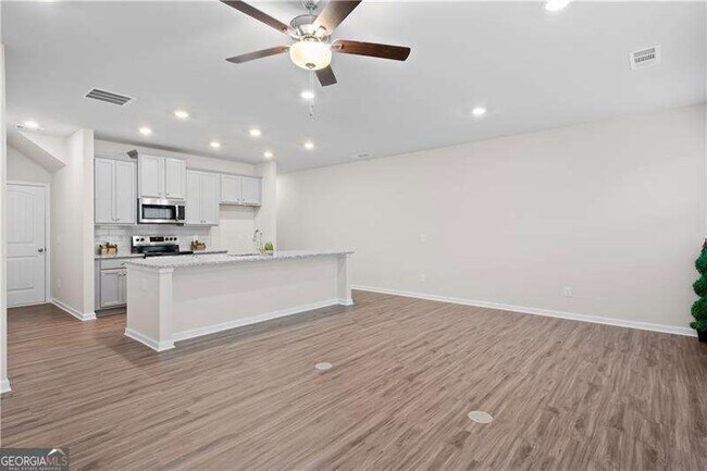 Building Photo - 284 Whitetail Cir