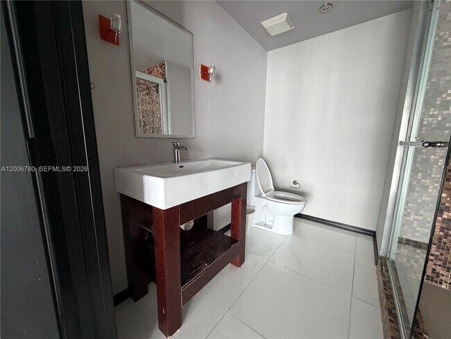 Building Photo - 690 SW 1st Ct