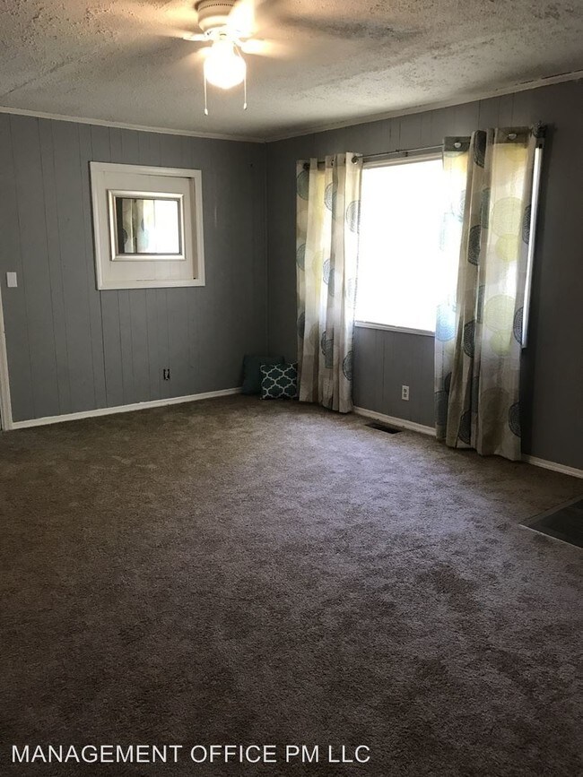 Building Photo - 3 br, 1 bath House - 421 Shannon Bradley Road