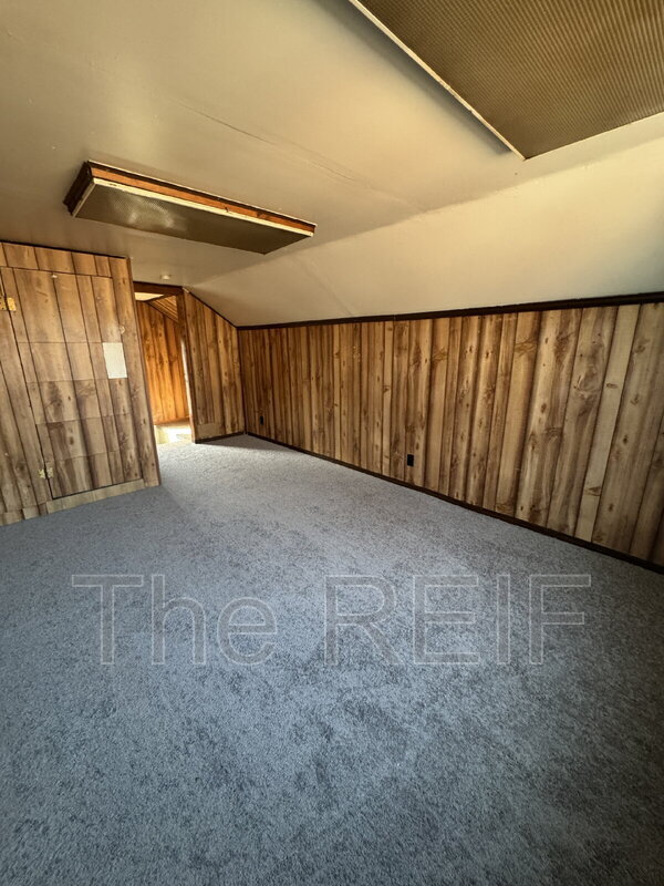 Building Photo - 12600 Duchess St