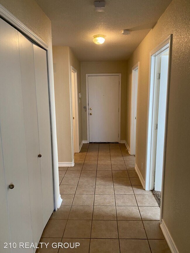 Building Photo - 3 br, 2 bath House - 1810 Mountain Star
