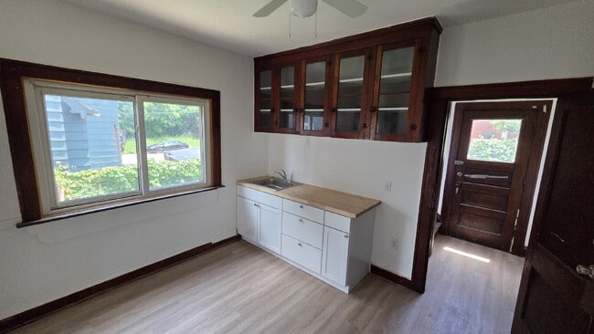Building Photo - "2-Bedroom Duplex -avail now"