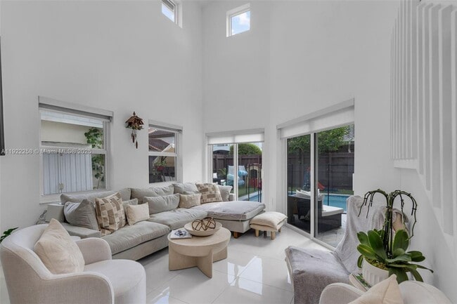 Building Photo - 15452 SW 50th Terrace