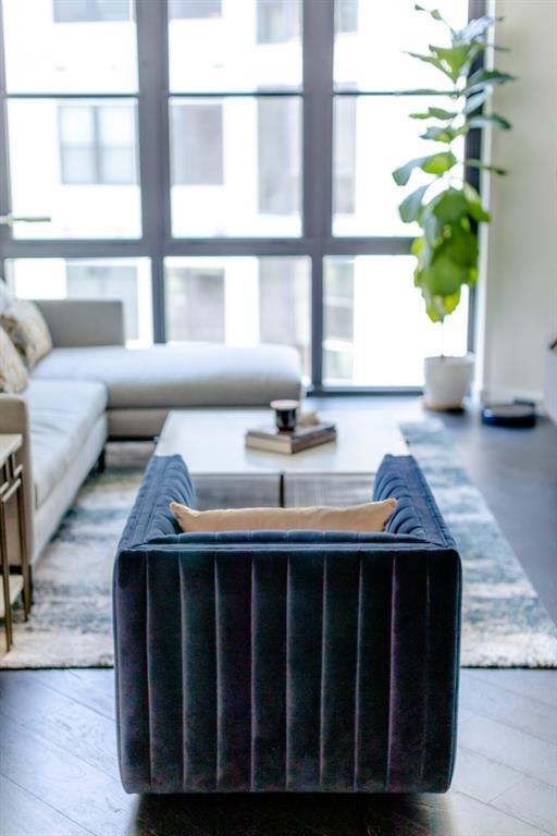 Building Photo - 800 Embassy Dr