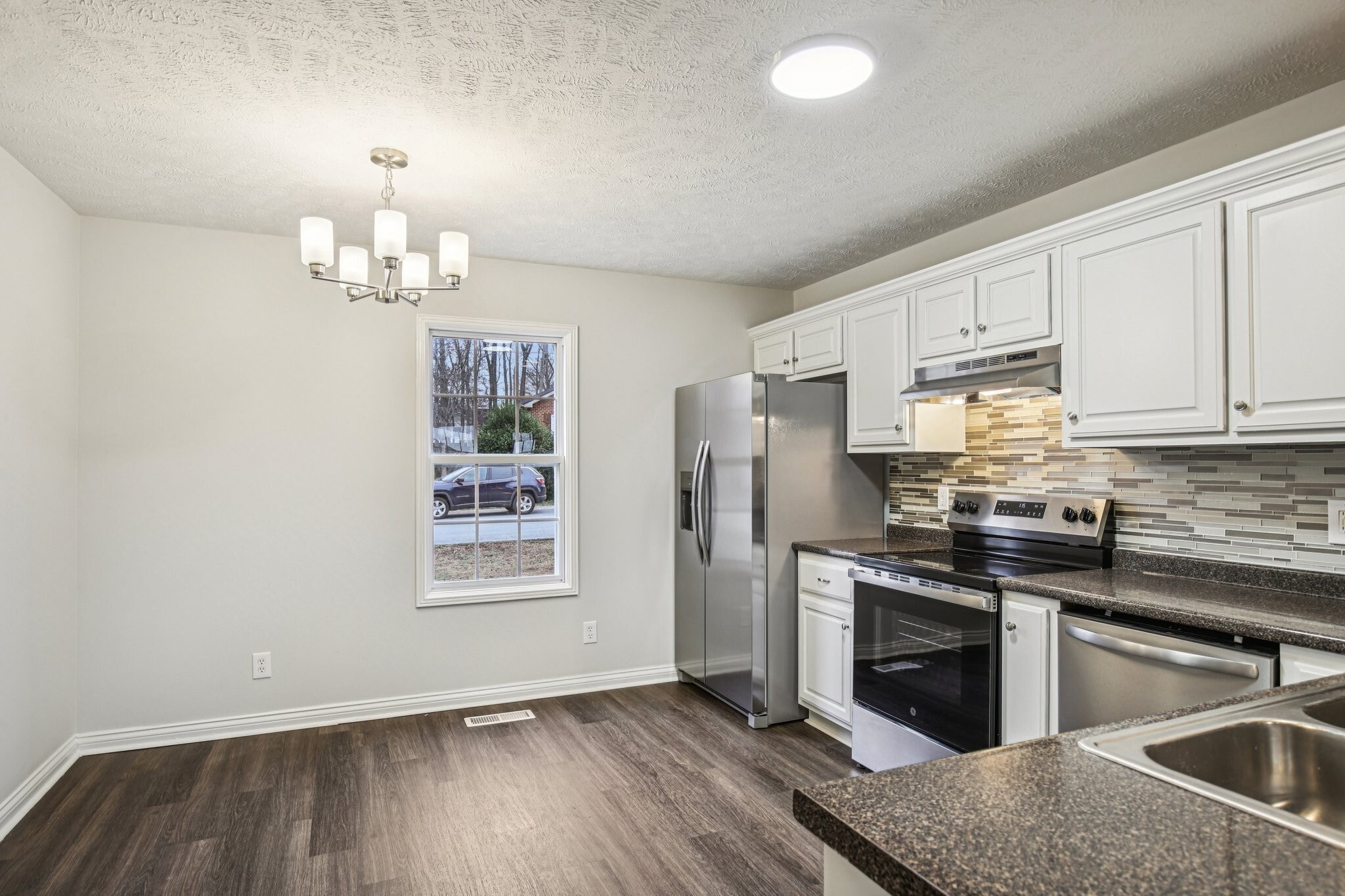 Building Photo - 205 Christine Dr