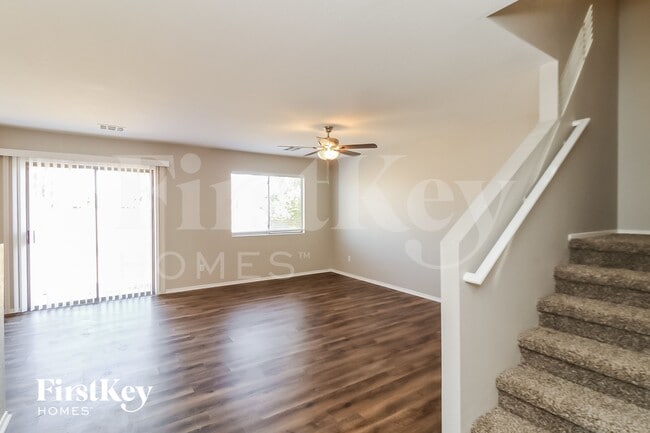 Building Photo - 10612 W Sonora St