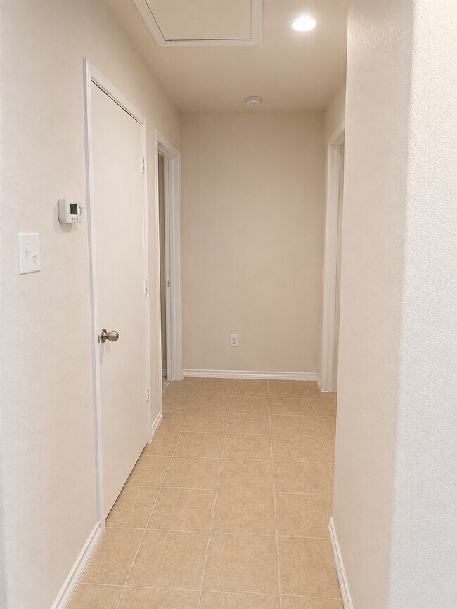 Building Photo - 1518 Perennial Ln