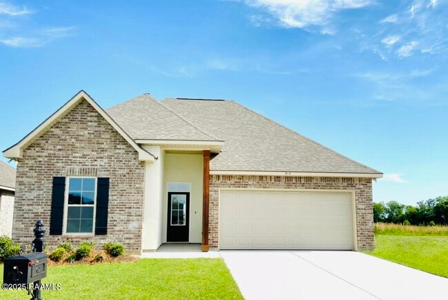 Primary Photo - 315 Berg Ct
