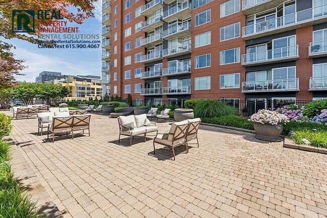Building Photo - Modern, high-end condo in the ICON! So many amenities! Offering half off first months rent!