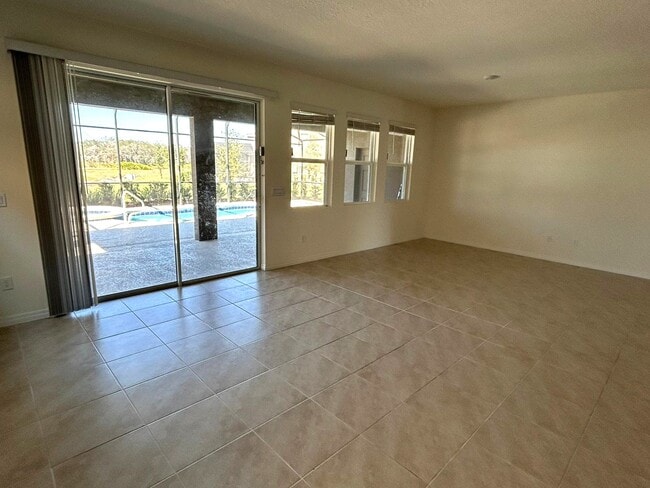 Building Photo - 7604 Oakmoss Loop