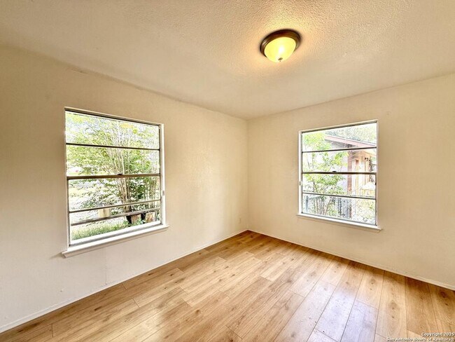 Building Photo - 4723 Castle Rose