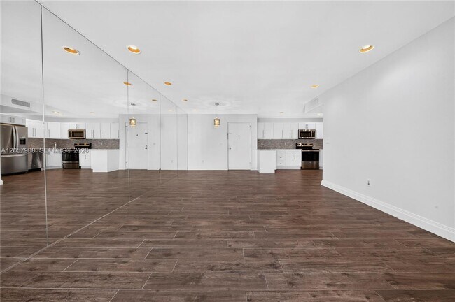 Building Photo - 3642 NE 171 St