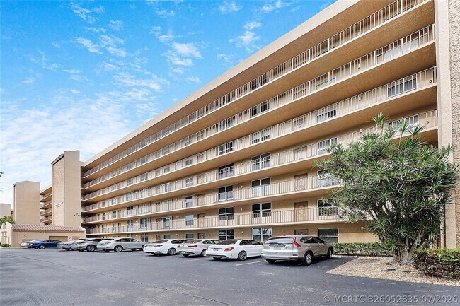 Building Photo - 4550 NW 18th Ave