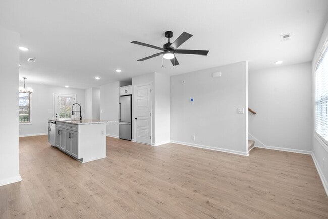 Building Photo - 700 Crossland Ave