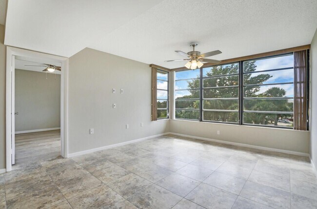 Building Photo - 3636 Whitehall Dr