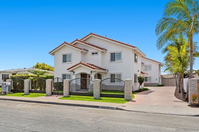 Building Photo - 1749 Dahlia Ave