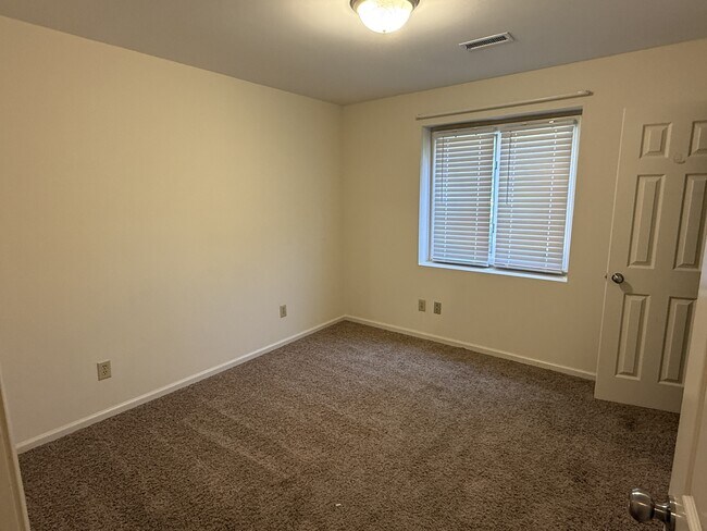Building Photo - 3263 Carlyle Dr NW