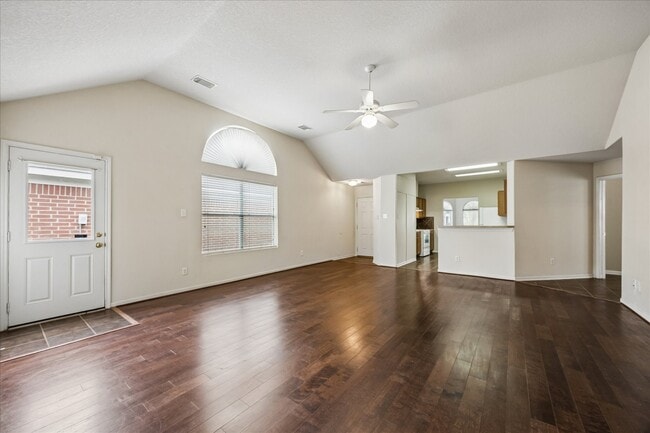 Building Photo - 15519 Hickory Dale St