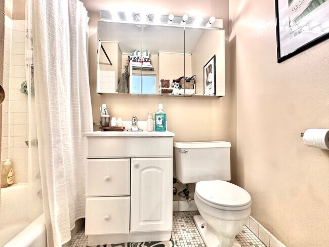 Building Photo - 1355 N Sandburg Terrace