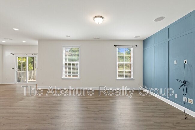 Building Photo - 404 Avery Glenn Way