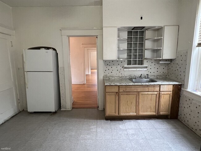 Building Photo - 1 br, 1 bath Duplex - 3724 Winnebago Stree...