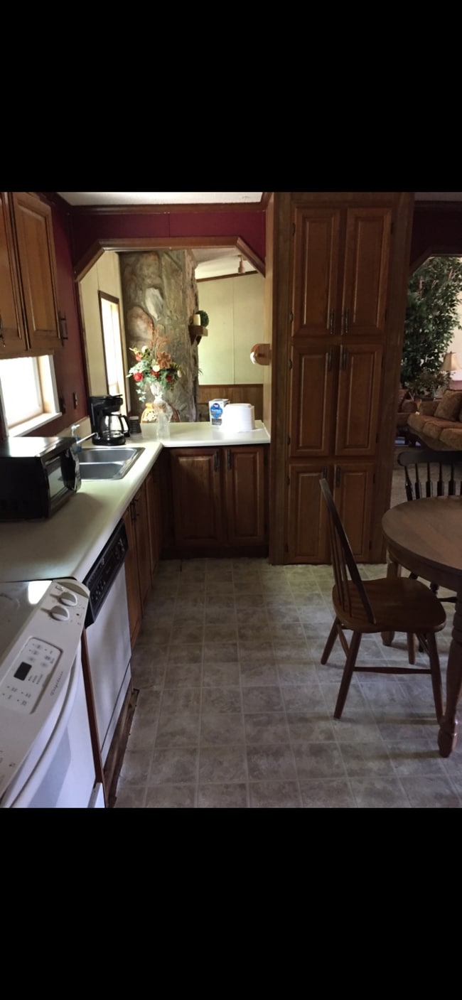 Building Photo - 9097 Griffith Rd