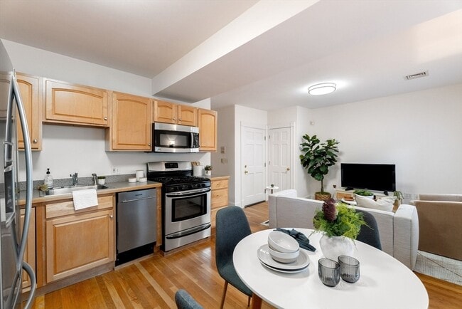 Building Photo - APARTMENT