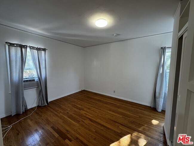 Building Photo - 1242 Edris Dr