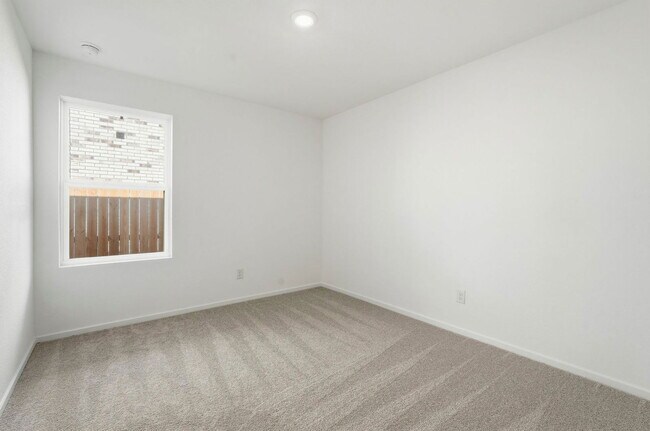 Building Photo - 2821 Cedar Dr