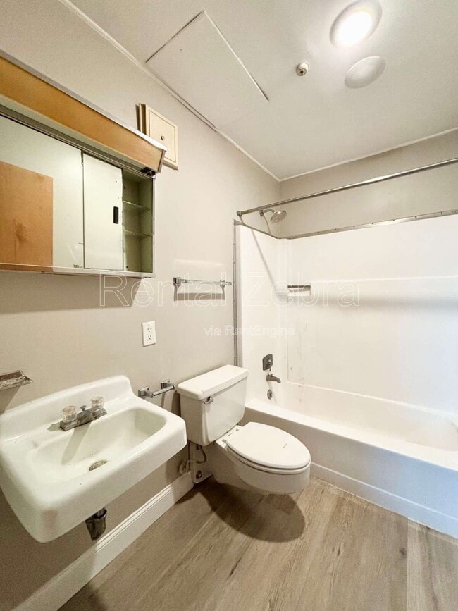 Building Photo - 3745 Hospital Rd