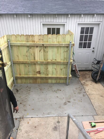 Small Yard - 7331 Spruce St