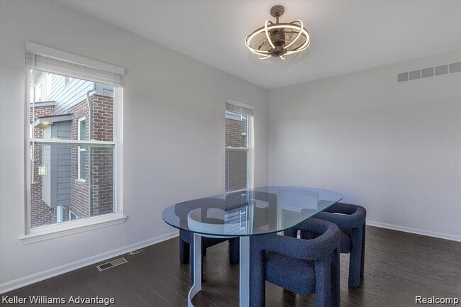 Building Photo - 48389 Fieldstone Dr