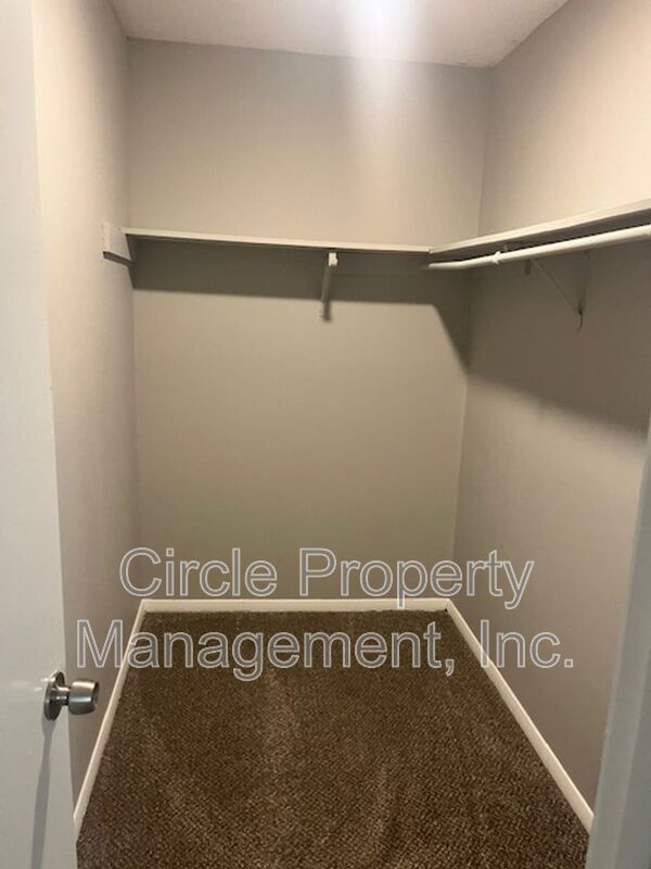 Building Photo - 4010 Hunters Ridge Dr SW