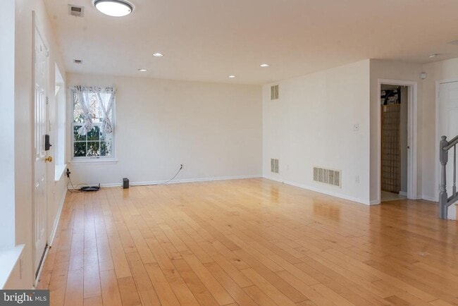 Building Photo - 21 Stokes Rd