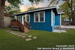 Building Photo - 626 E Woodlawn Ave