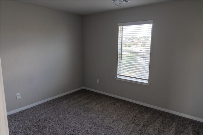 Building Photo - 7010 Silverleaf Oak St