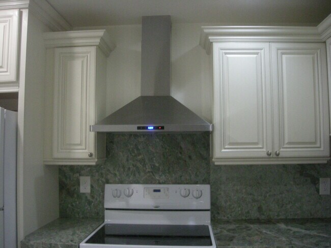 Building Photo - 11701 SW 108th Ln